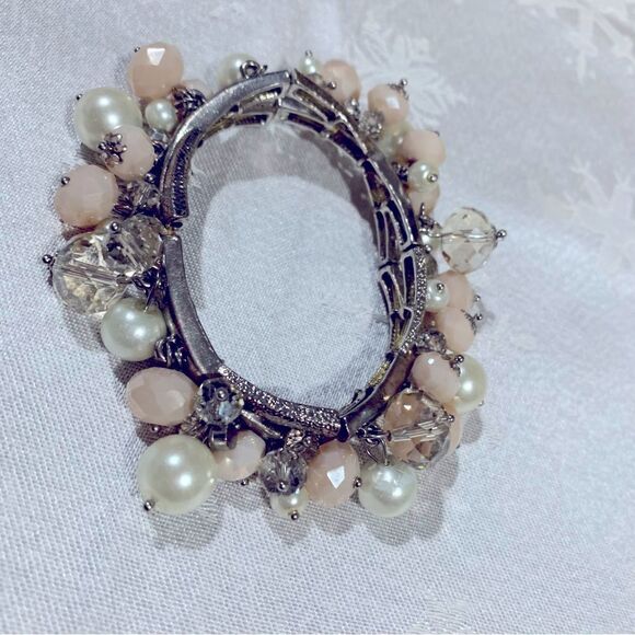 Simmering Sparking Crystals & Faux Pearl Flex Bracelet OSFA Gorgeous - Picture 1 of 5